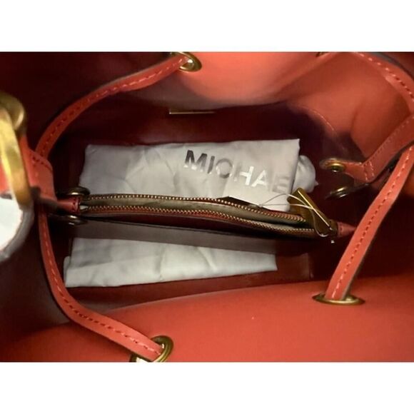 NWT Michael Kors Mercer Gallery Medium Leather Convertible Bucket Bag Crossbody - Picture 5 of 8